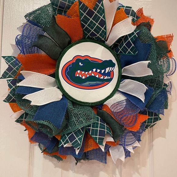 UNIVERSITY of Florida UF “Gators” wreath. Authentic colors! Very FULL, very luxe - Picture 6 of 8